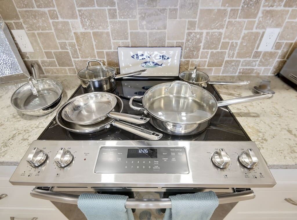 c5d5bb7dc1a24584af94c9600660417c.jpg